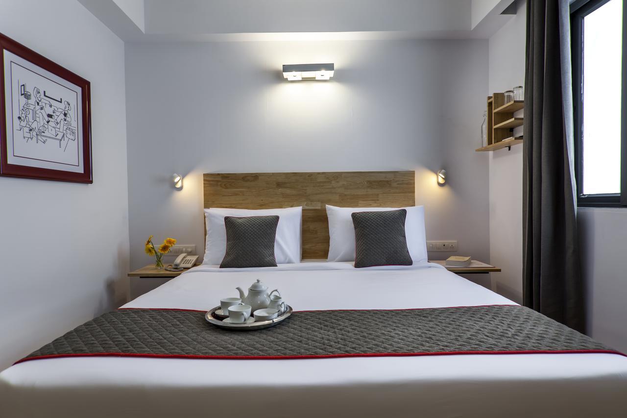 Oyo Townhouse 5 Jubilee Hills Hotel Hyderabad Bagian luar foto