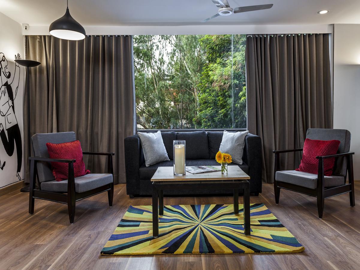 Oyo Townhouse 5 Jubilee Hills Hotel Hyderabad Bagian luar foto